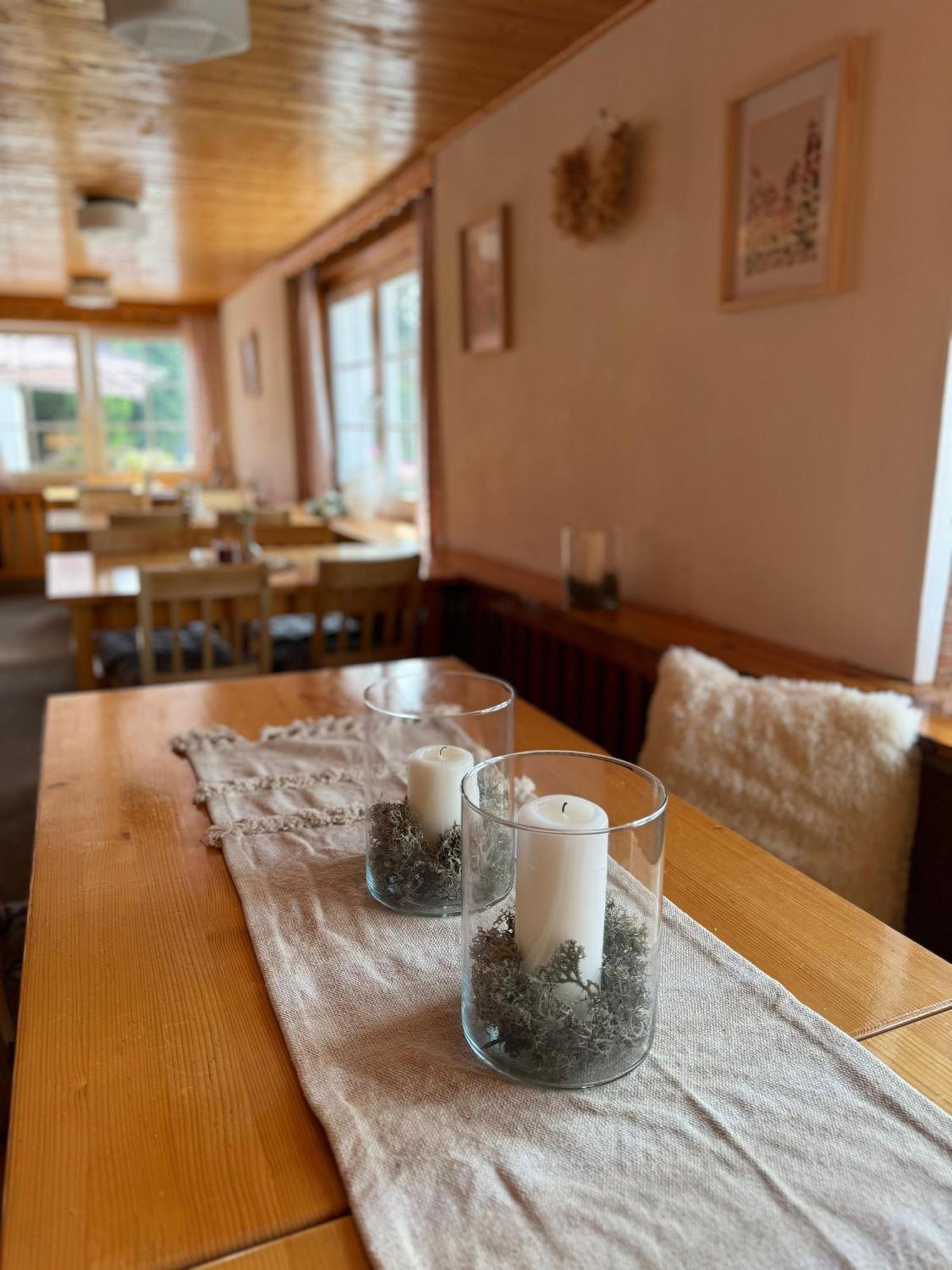 Hotel Horský hotýlek Bílá Labuť Pec pod Snezkou Esterno foto